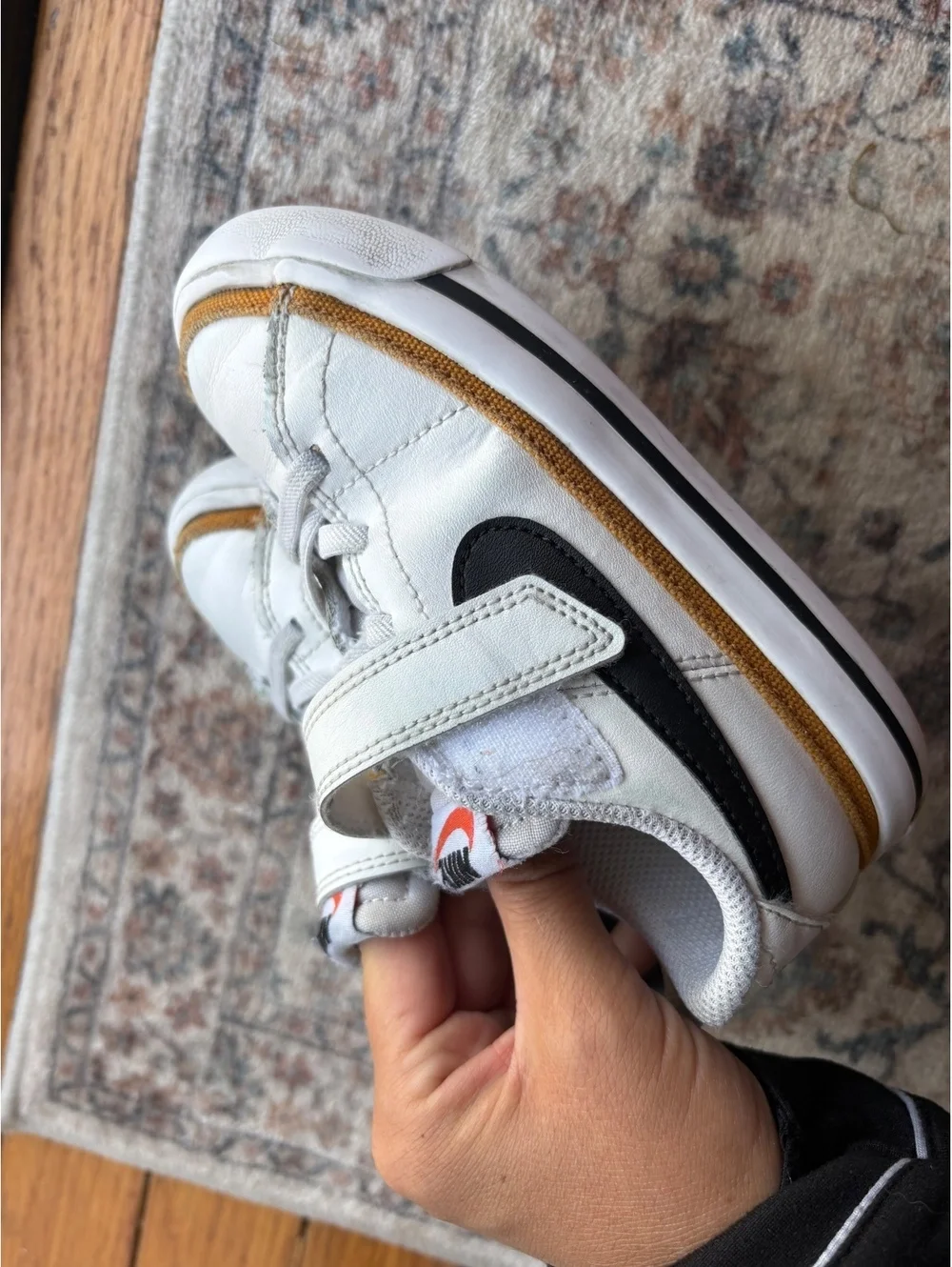 9C Toddler Nike Legacys Hook & Loop Black & White